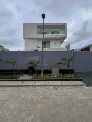 5bdrm Duplex in Banana Island for sale