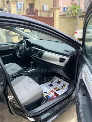 Toyota Corolla 2015 Black