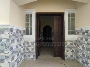 3bdrm Duplex in Airport Road, Sabon Lugbe for rent