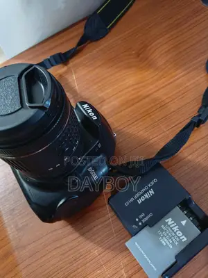 Camera Nikon D5000