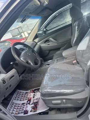 Toyota Camry LE 4dr Sedan (2.5L 4cyl 6A) 2011 Silver