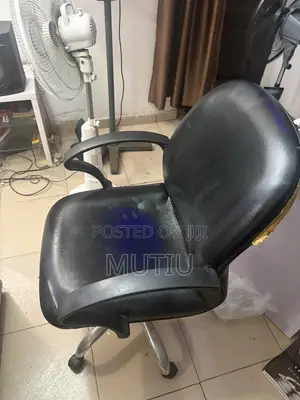 Full Leather Executive Swivel Office Chair
