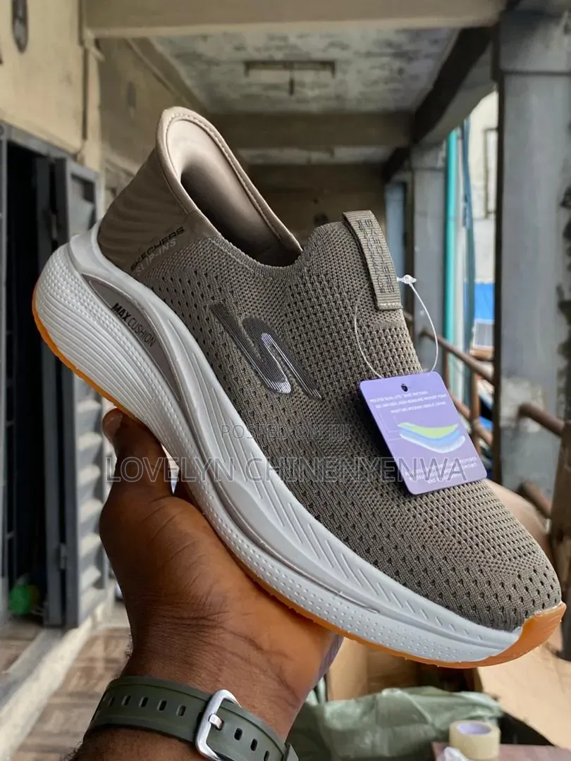 Canvas/Sneakers/Sketchers