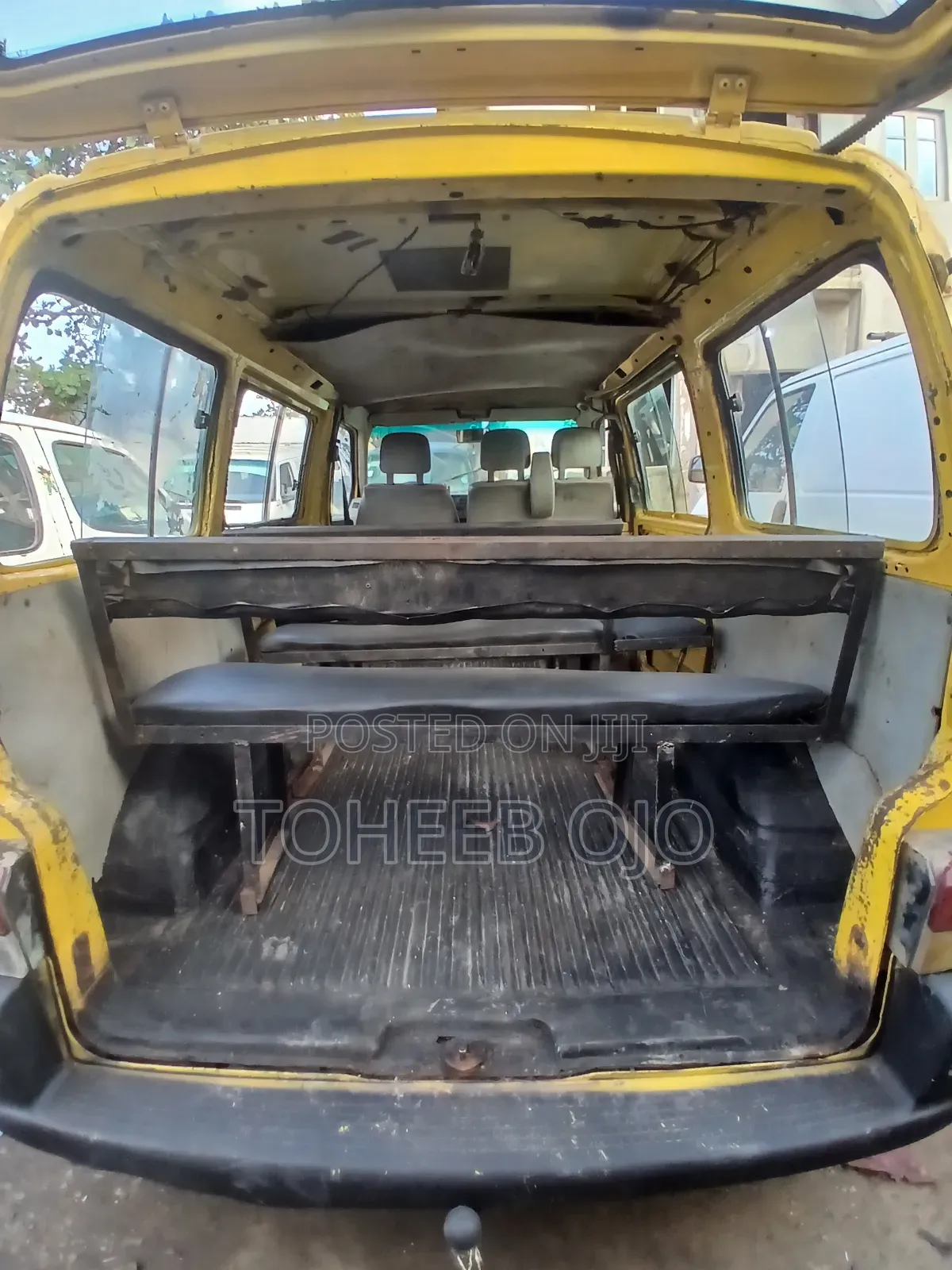 Volkswagen Transporter 1999 Yellow