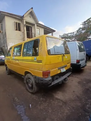Volkswagen Transporter 1999 Yellow
