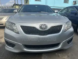 Toyota Camry SE 4dr Sedan (2.5L 4cyl 6A) 2011 Silver