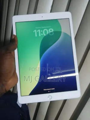 Apple iPad 10.2 (2021) 128 GB White