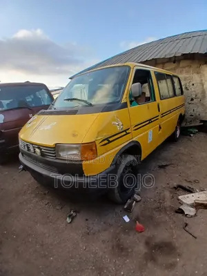 Volkswagen Transporter 1994 Yellow