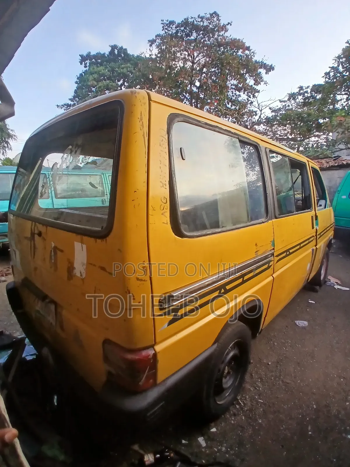 Volkswagen Transporter 1994 Yellow