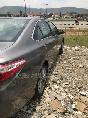 Toyota Camry 2016 Gray