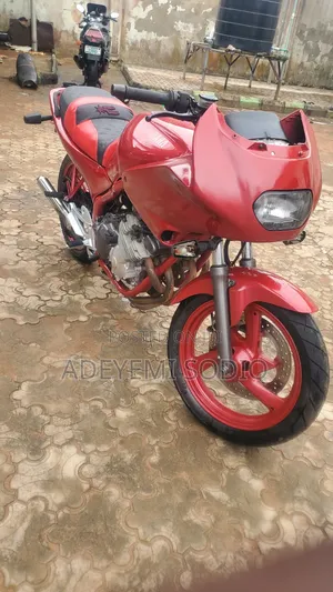 Yamaha 2000 Red