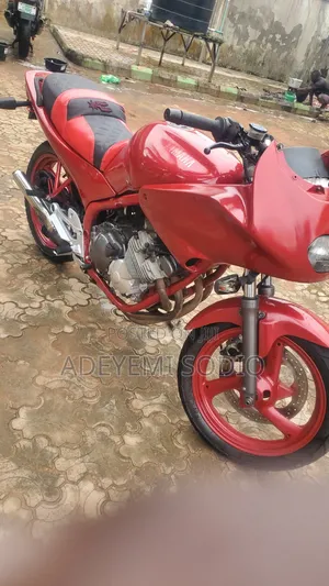 Yamaha 2000 Red