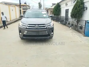 Toyota Highlander Limited V6 4x4 (3.5L 6cyl 6A) 2016 Gray