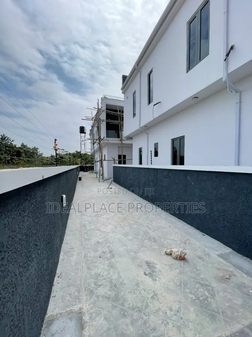 4bdrm Duplex in Ajah for sale