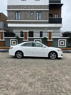 Toyota Camry SE 4dr Sedan (2.5L 4cyl 6A) 2011 White