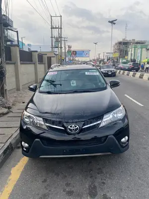 Toyota RAV4 XLE 4dr SUV AWD (2.5L 4cyl 6A) 2014 Black