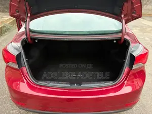 Hyundai Elantra SE 4dr Sedan (1.8L 4cyl 6A) 2015 Red