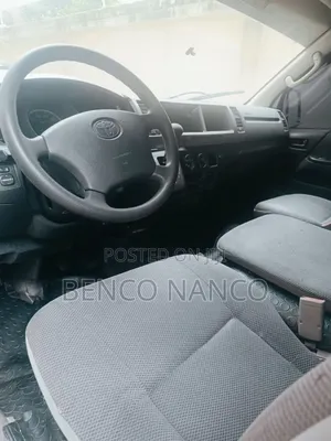 Toyota HiAce 2015 White