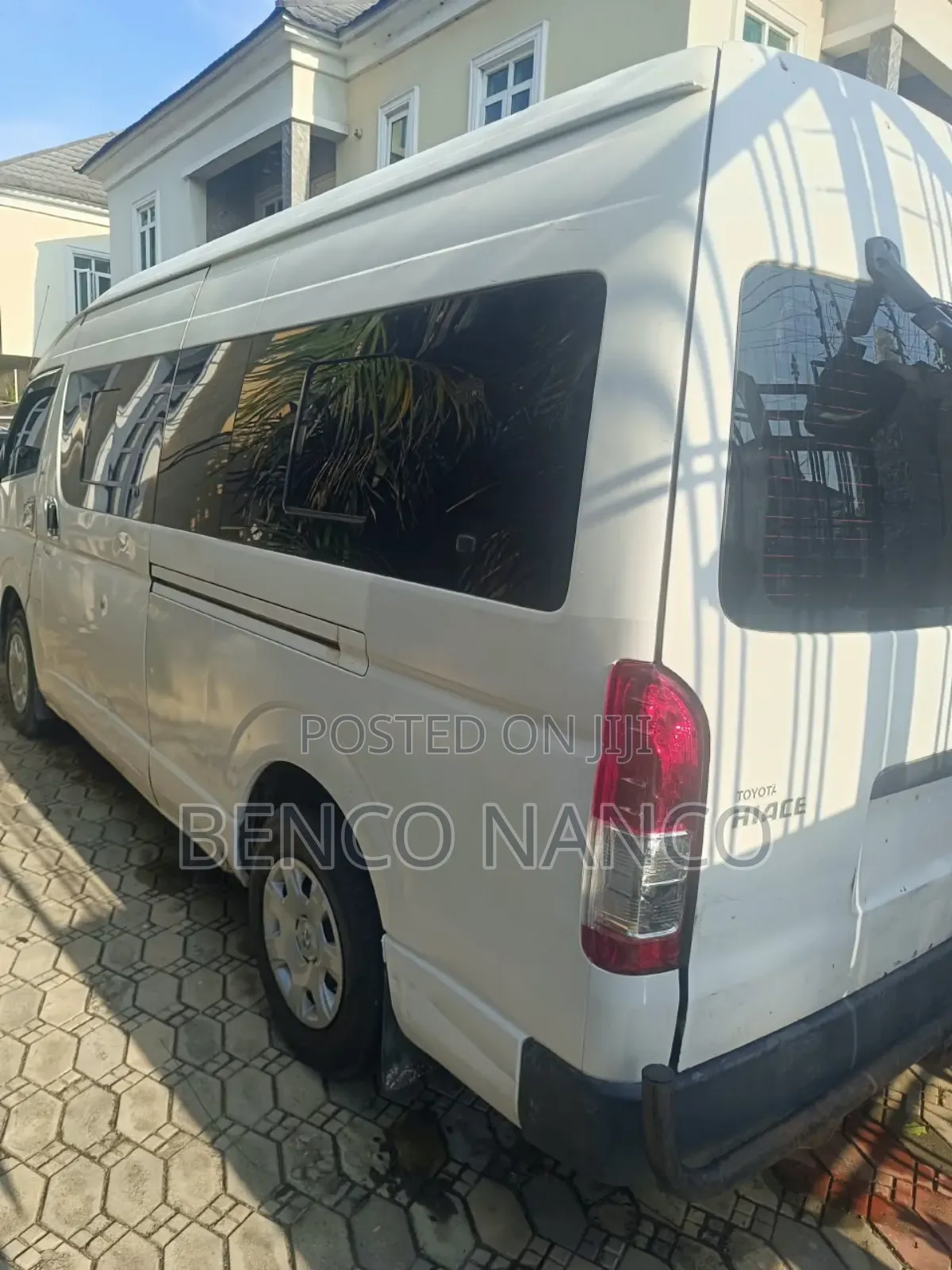 Toyota HiAce 2015 White