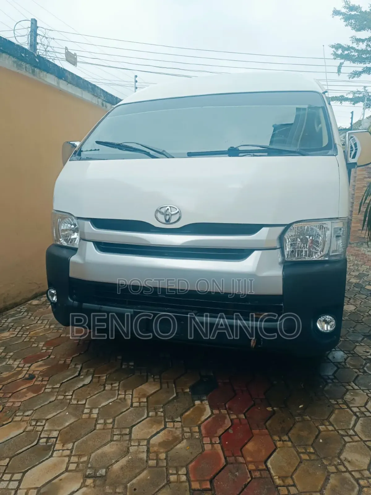 Toyota HiAce 2015 White