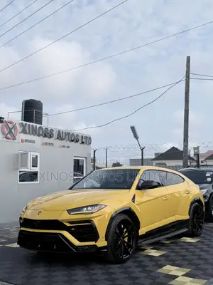 Lamborghini Urus 2022 Yellow