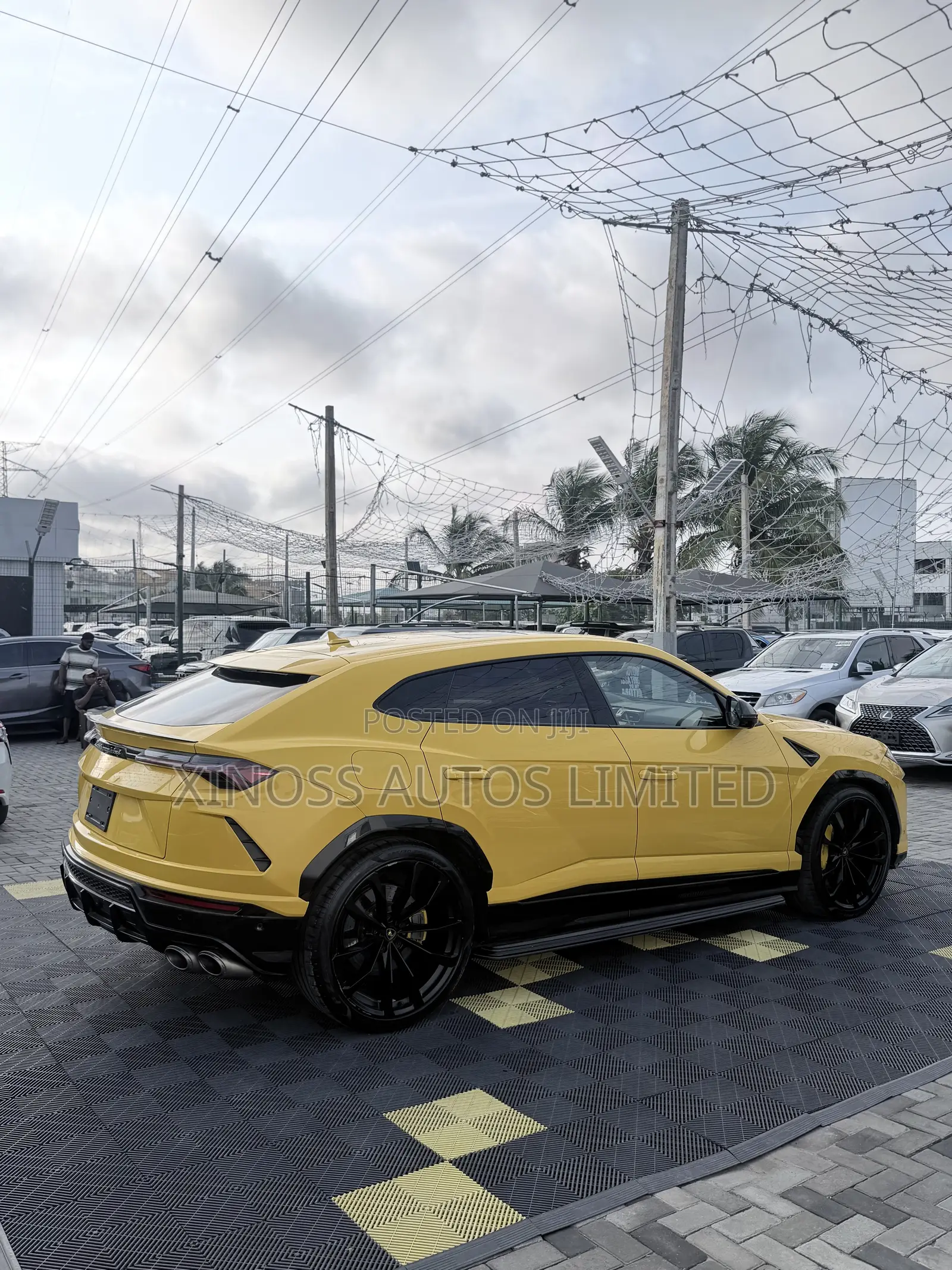 Lamborghini Urus 2022 Yellow