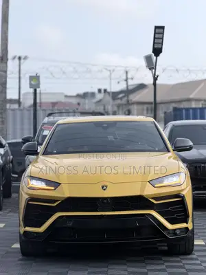 Lamborghini Urus 2022 Yellow