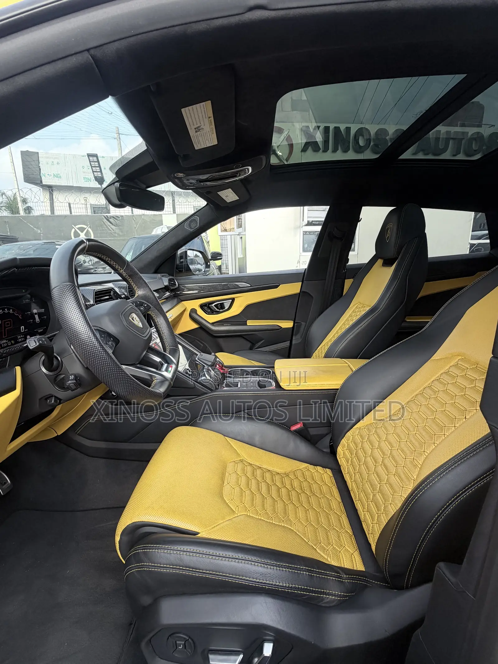 Lamborghini Urus 2022 Yellow