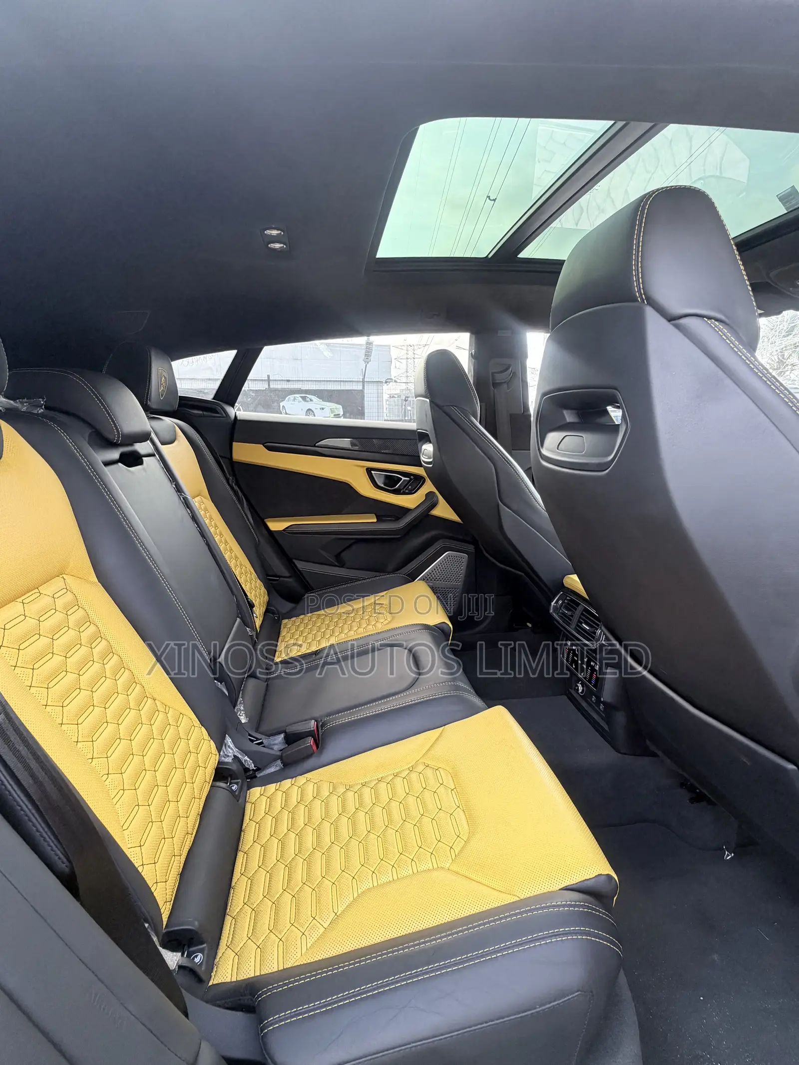 Lamborghini Urus 2022 Yellow
