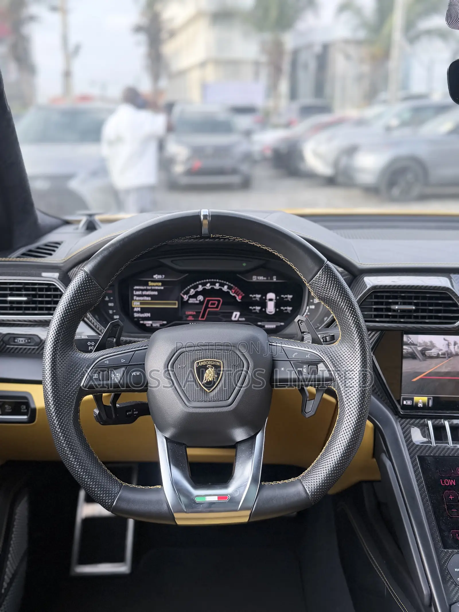 Lamborghini Urus 2022 Yellow