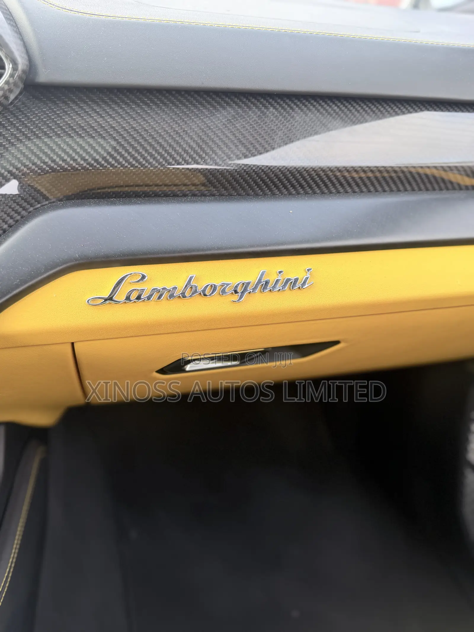 Lamborghini Urus 2022 Yellow