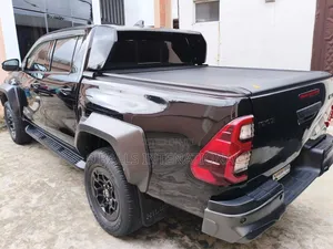 Toyota Hilux 2024 Black