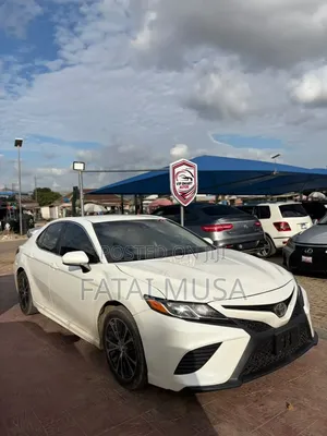 Toyota Camry 2018 White