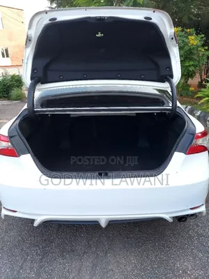 Toyota Camry 2018 White