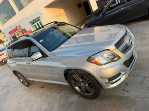 Mercedes-Benz GLK-Class Base GLK 350 4dr AWD 4MATIC (3.5L 6cyl 7A) 2015