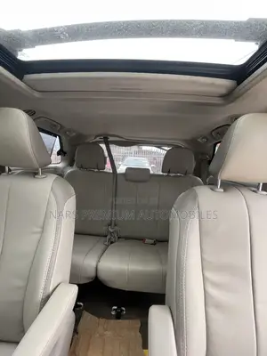 Toyota Sienna Limited AWD 7-Passenger 2013 White
