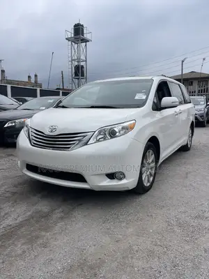Toyota Sienna Limited AWD 7-Passenger 2013 White