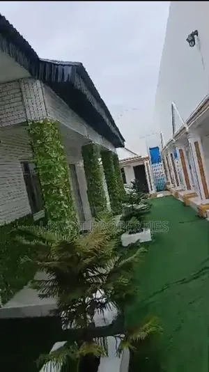Luxury 11-Unit Self-Contained Hotel — Oyun,tipper Garage,ilorin
