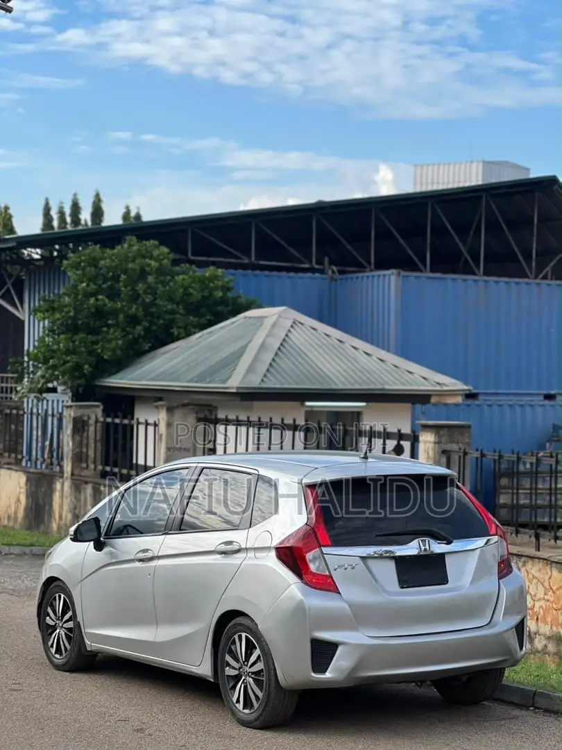 Honda Fit 2017 Silver