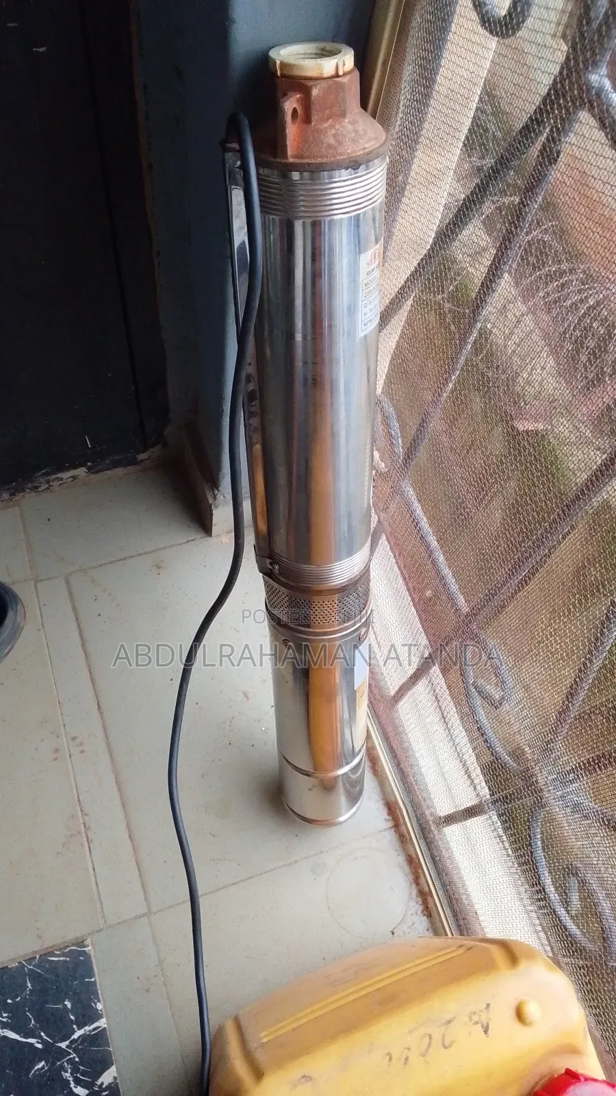 Submissive Pumping Machine