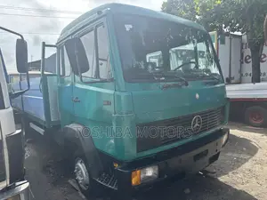 Mercedes Benz 814 Truck
