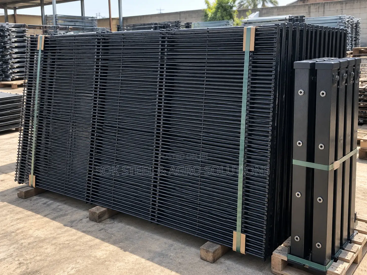 Anti-Finger Security Panel Mesh Fence With Pole