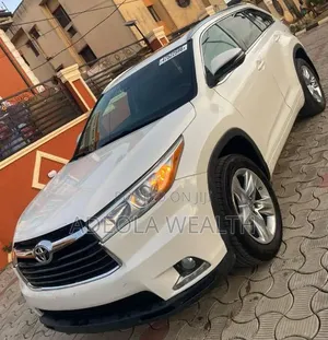 Toyota Highlander Limited 4dr SUV (3.5L 6cyl 6A) 2015 White