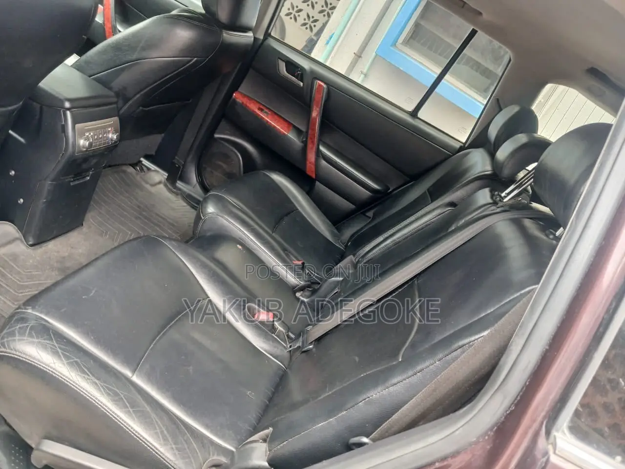 Toyota Highlander SE 2012 Brown
