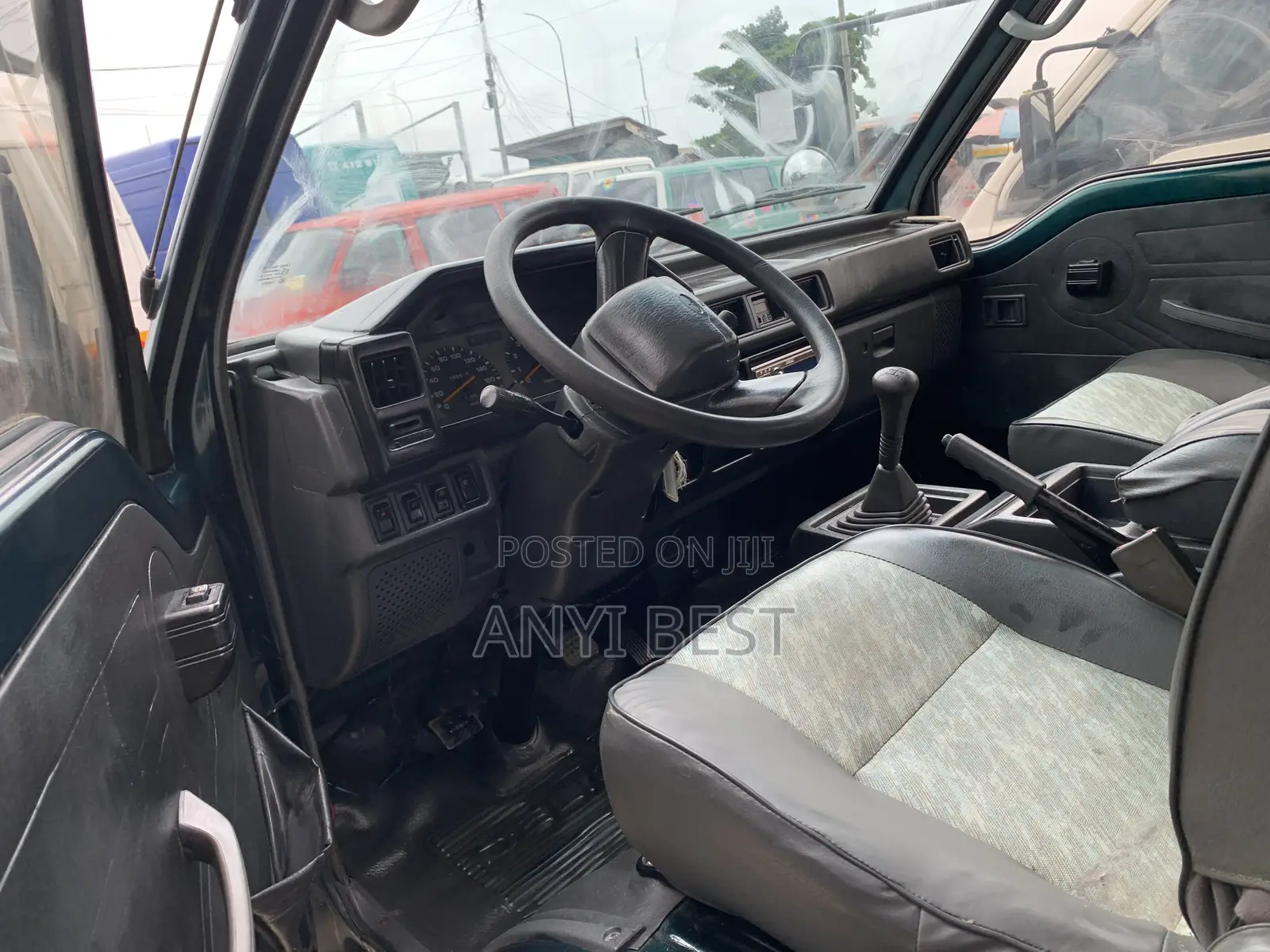 Mitsubishi L300 2017 Green