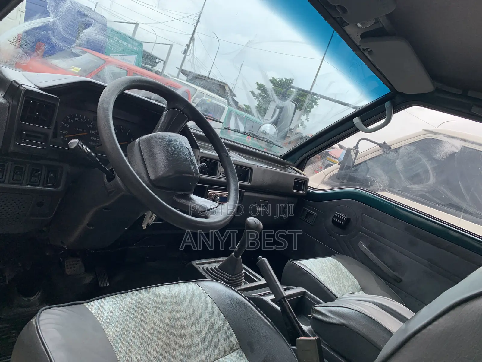 Mitsubishi L300 2017 Green