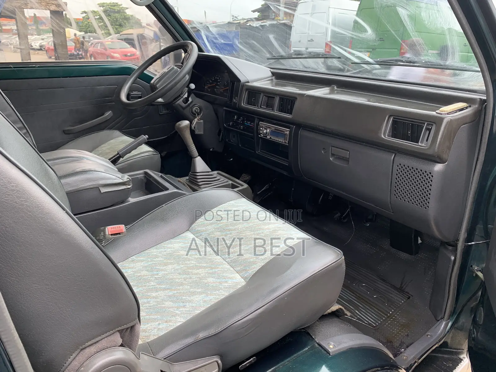 Mitsubishi L300 2017 Green