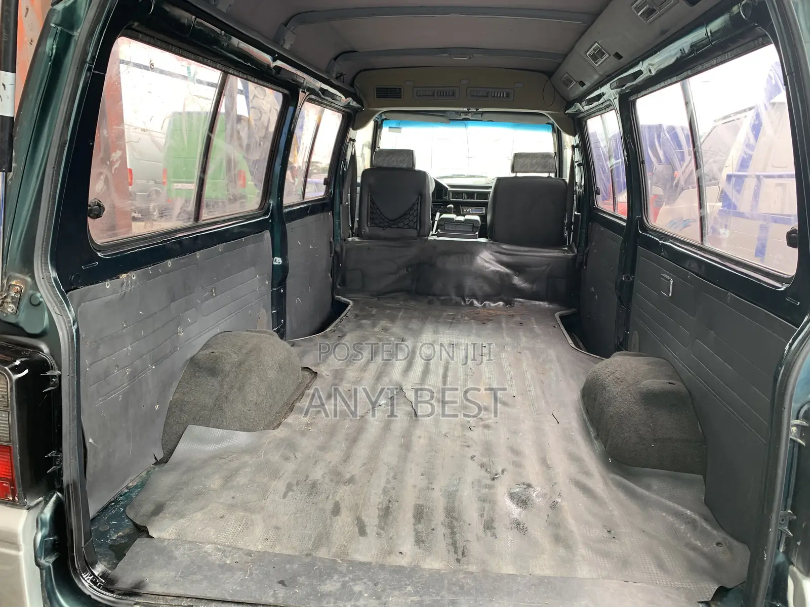 Mitsubishi L300 2017 Green