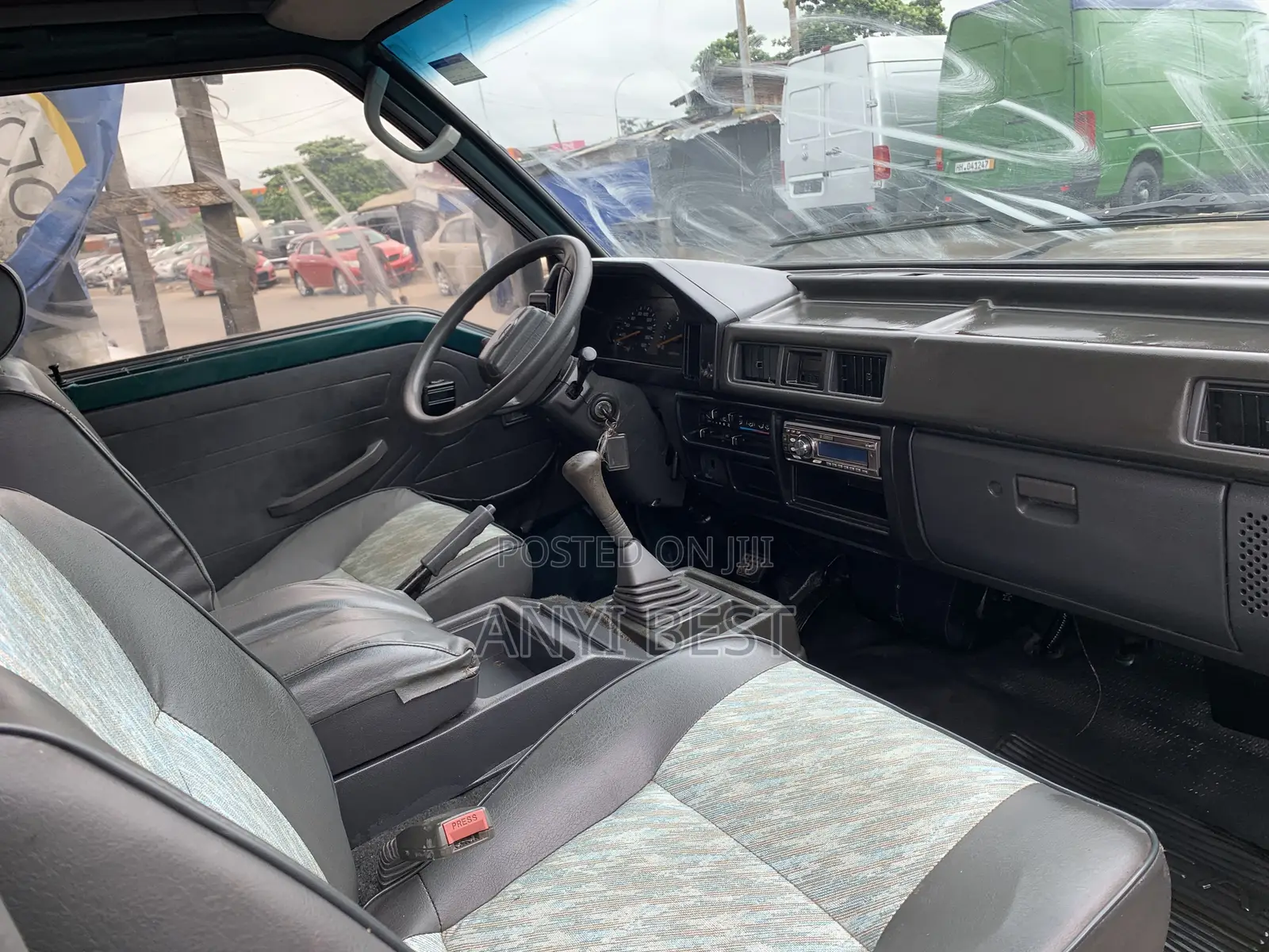 Mitsubishi L300 2017 Green