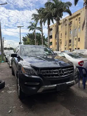 Mercedes-Benz M Class ML550 4MATIC 4dr SUV AWD (4.7L 8cyl Turbo 7A)